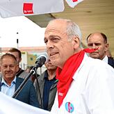 Reiner Geis, (Geschäfsführer des Verdi-Bezirksverbands Südbaden/Schwarzwald, drückt es drastisch aus: „Die Schließung ist eine ...