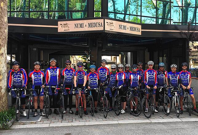 Aus heutigen Zeiten: Die Rennmannschaft des Velo & Bike Clubs Waldshut-Tiengen bei ihrem Aufenthalt im Trainingslager Cesenatico in ...