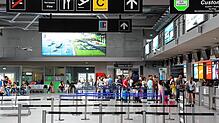 Die Wartehalle des Bodensee-Airports Anfang August: Laut einer Rangliste zählt er zu den Top Ten der passagierfreundlichsten Flughäfen.