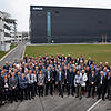 Die Mitglieder des Kernteams zur Fertigung des Wettersatelliten Metop-SG. Die Experten tauschten sich bei Airbus über den ...