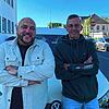 Auch wenn sie für das Bild lächeln: Eigentlich ist den Taxiunternehmern Markus Vett (links) und Martin Bösinger nicht nach Lachen ...