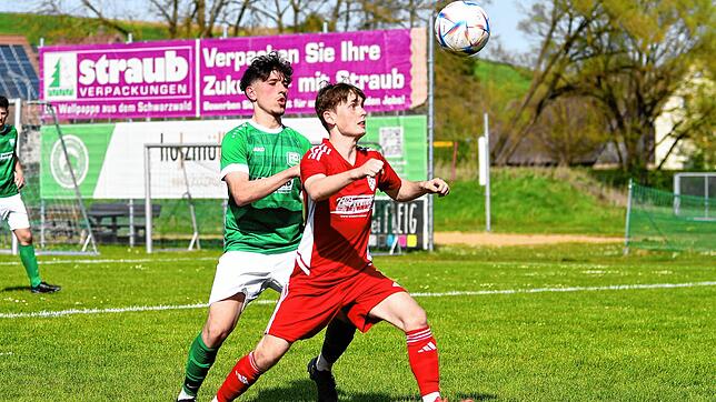 Ömer Cil (grünes Trikot) wechselt vom FC Bräunlingen zur DJK Donaueschingen. Bild: Morat