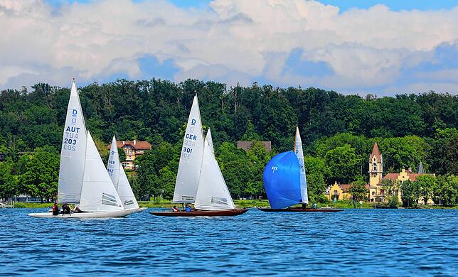 Bild 11: Dutzende Segelyachten im Konstanzer Trichter: Bilder der Regatten bei der Bodenseewoche