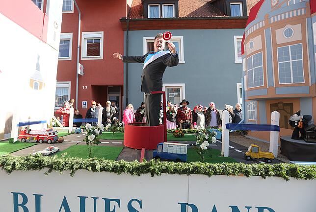 Bild 20: Narren erobern Donaueschingen: Die besten Bilder vom Umzug 2025