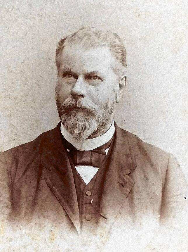 Adolph Burckhard forcierte den Wiederaufbau und erhielt dafür einen Orden.