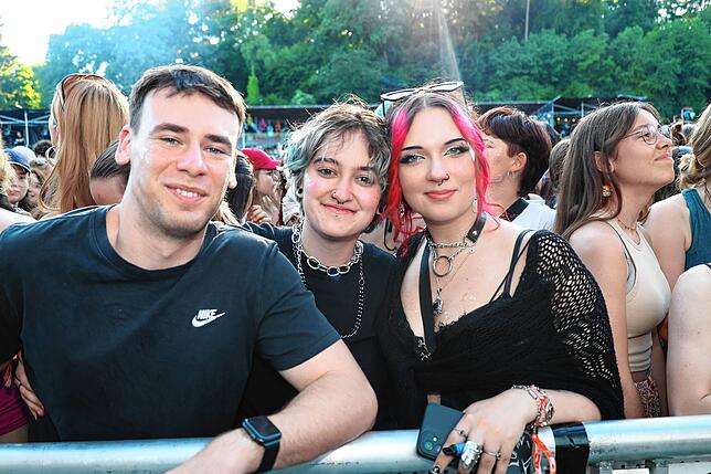 Bild 7: Festivalsommer startet – Fans feiern ausgelassen beim Campus-Festival