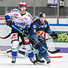 Die Schwenninger Wild Wings spielten gut mit (links Maximilian Hadraschek), mussten sich im Penaltyschießen aber gegen den EHC München ...