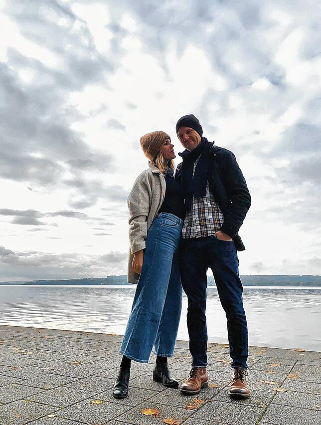 Bettina Stähle und Kevin Meng fühlen sich am Bodensee und insbesondere in Überlingen zu Hause.