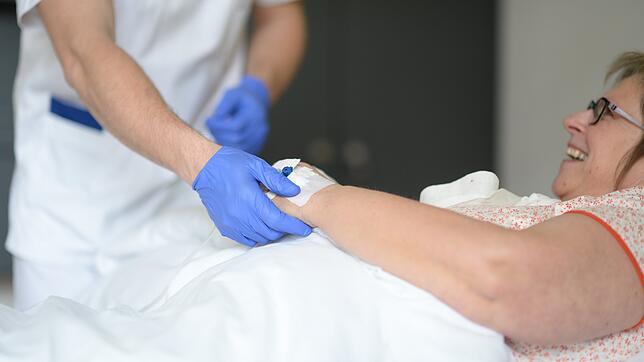 Der Pflegenotstand macht auch vor dem Medizin Campus Bodensee nicht Halt. Der Verbund arbeitet an Lösungen, um eine gute ...