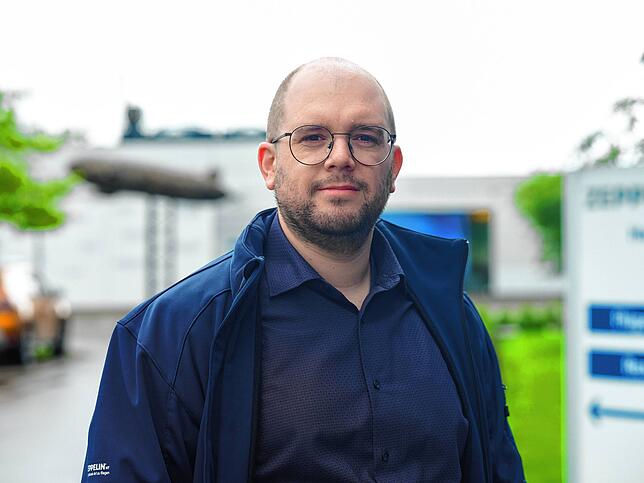 Aron Willers ist Marketing-Referent der Zeppelin-Reederei.