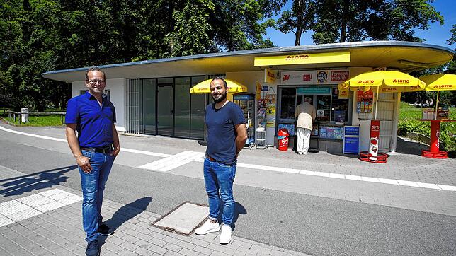 Das Hochbauamt der Stadt Konstanz &ndash; hier vertreten durch den stellvertretenden Amtsleiter Wolfgang-Christian Konerth (links) und ...