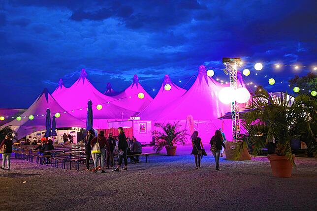(Archivbild) Das letzte seiner Art: 2016 fand letztmals ein Zeltfestival auf Klein Venedig statt. Pech für die Veranstaltung, denn denn ...