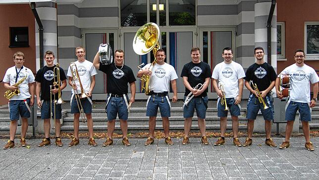 Die Brass Buebe vor dem Blechduell 2016: Maximilian Schaffrinna, Martin Matt, Anton Rieger, Timo Brandl, Daniel Meier, Felix Hauf, ...
