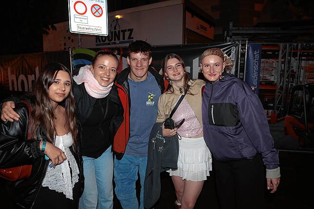 Bild 5: Konstanzer Weinfest 2025: Der Stephansplatz ist voll und die Stimmung prima