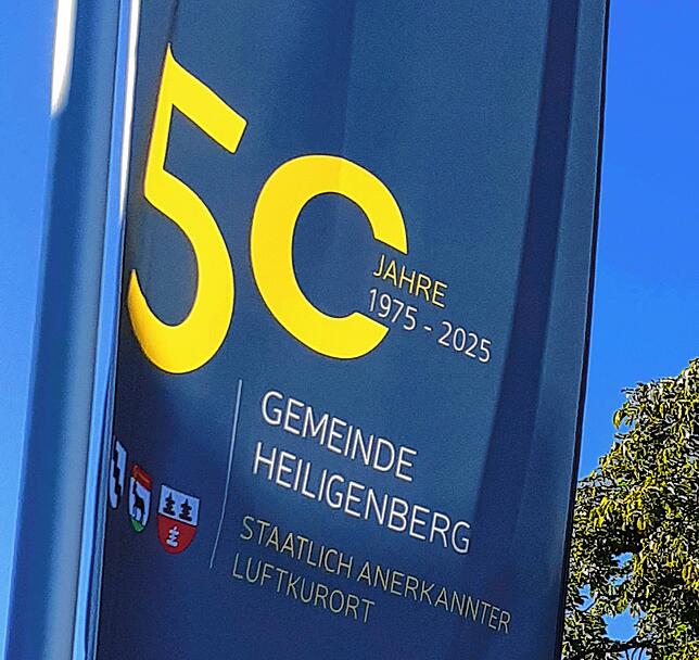 Dem Gemeindejubiläum wurde ein eigenes Logo gewidmet.
