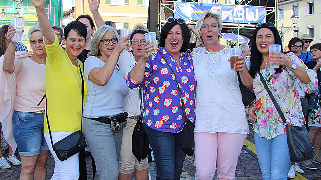 Bei den Open-Air-Konzerten auf dem Markdorfer Marktplatz kann der Pfand der Trinkbecher für Vereine und Organisationen gespendet werden.