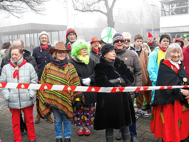 Bild 9: So bunt feiern die Narren in Gottmadingen