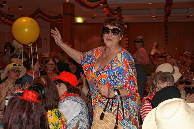 Bild 4: Bilder von der Frauenfasnet St. Bruder Klaus