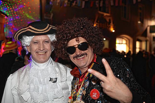 Bild 7: So glückselig wird am Rosenmontag in Konstanz weitergefeiert