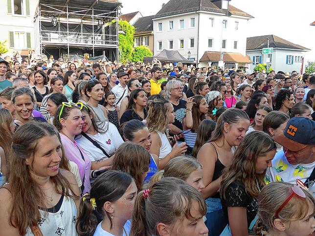 Bild 10: Alle Bilder zum großen Openair-Konzert von Lea in Markdorf