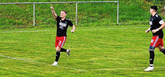 Bild 4: VfR Bad Bellingen besiegt den FC Hochrhein mit 4:1 &ndash; und wir haben Bilder!