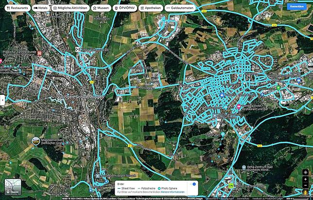 Der Unterschied fällt sofort ins Auge: In Villingen (links) gibt es kaum Streetview-Routen, in Schwenningen (rechts) jede Menge. Wie ...
