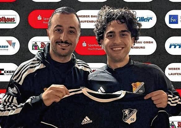 Kaderplaner Bilal Sevda vom SV 08 Laufenburg mit Neuzugang Muhammed Al Bayati (rechts).
