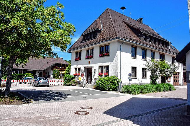 Das Rathaus der Gemeinde Häusern.