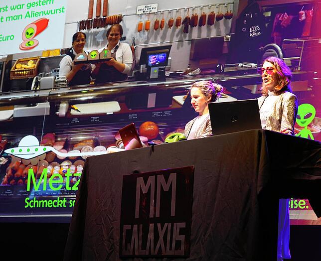 Martina Dannecker (links) und Nicole Speiser) sind mit ihrer Werbeagentur MM Galaxus auf den Mond gezogen.