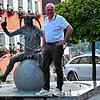 Jürgen Koterzyna hat in und um Stockach viele Lieblingsorte, einer davon ist der Hans-Kuony-Brunnen.