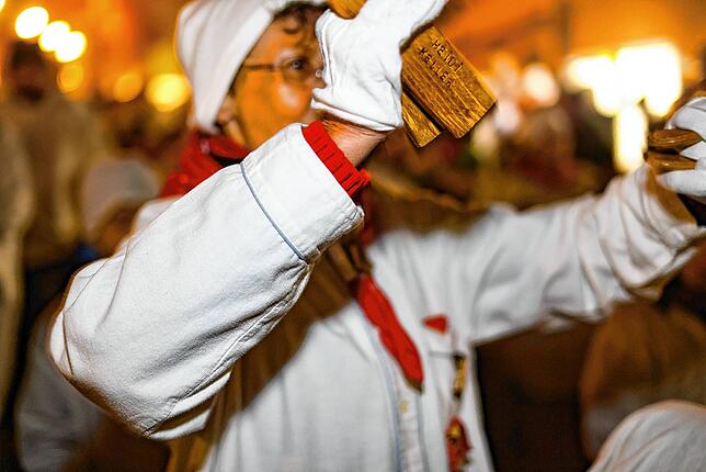 Bild 21: Fasnacht 2023 - Fotos vom Hemdglonkerumzug in Radolfzell