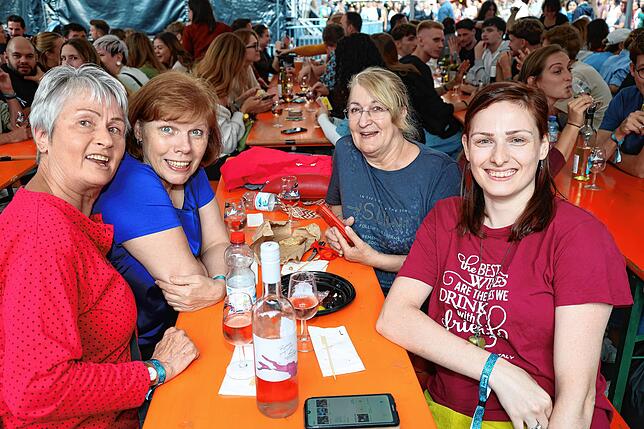 Bild 16: Mit Musik und Gaumenfreuden lockt das Konstanzer Weinfest 2025 seine Gäste