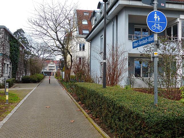 Die Verbreiterung der Albert-Gersbach-Allee ist vom Tisch. Sie sollte ursprünglich im Zuge der Radverbindung verbreitert werden. Der ...