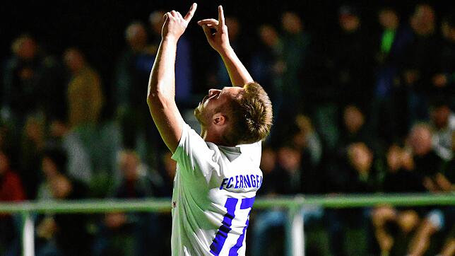 Jubelpose: Hannes Linke besiegelte als Einwechselspieler beim 4:1 gegen den FC Schlüchttal mit einem Schlenzer in den Winkel den Endstand.