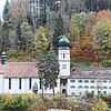 Neben der Wallfahrtskirche Maria in der Tanne (links) wird im angebauten Wallfahrtshaus das neue Pfarrbüro eingerichtet, weil das ...