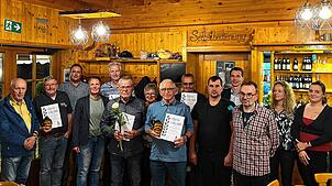 Geehrte und Gewählte (von links) bei der Narrenzunft in Schönwald: Hubert Schilli, Ulrich Faller, Johannes Kienzler, Katrin Keck, Klaus ...