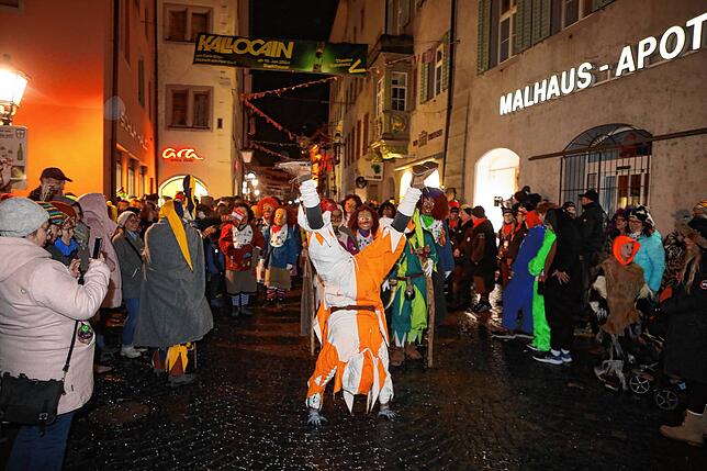 Bild 15: Jetzt geht&lsquo;s richtig los &ndash; Beim Butzenlauf startet die närrische Hochzeit