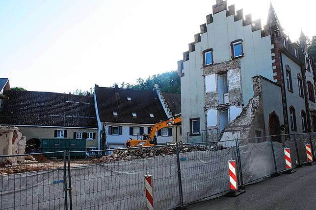 Der Abriss der Häuser Schlossstraße 5 und 7 ist fast abgeschlossen.