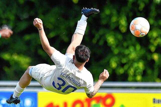 Bild 8: FC Erzingen verliert mit 2:4 bei Spitzenreiter VfR Hausen &ndash; und wir haben Bilder!