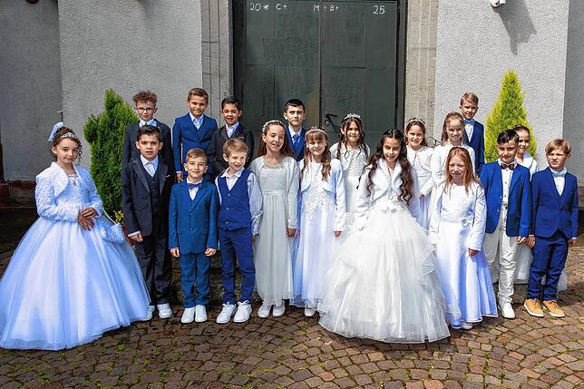 Zehn Jungen und neun Mädchen der Seelsorgeienheit Bad Säckingen-Murg haben am Wochenende in der St. Magnus-Kirche in Murg ihre erste ...