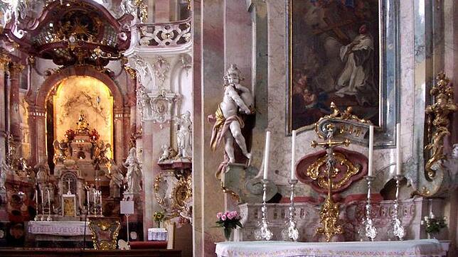 Barocke Pracht beeindruckt im Inneren der Klosterkirche Birnau.