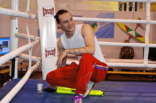Raphael Scherer ist passionierter Trainer bei Boxing VS. Im Ring auf dem Messegelände wird deutlich, was die Sportler können – das freut ...
