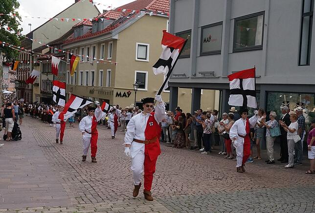 Bild 14: Schwyzertagsumzug in Tiengen 7.7.19