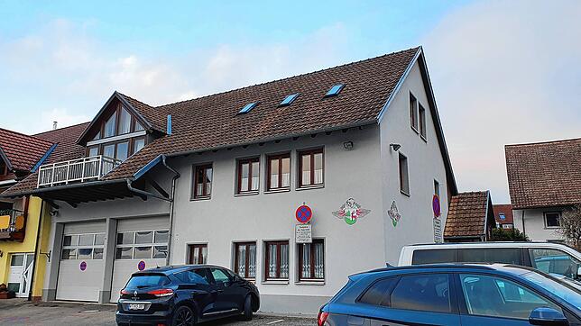 Fast vier Kilometer entfernt von der Bad Säckinger Innenstadt ist das Feuerwehrgerätehaus in Wallbach, wo die Feuerwehr Bad Säckingen in ...