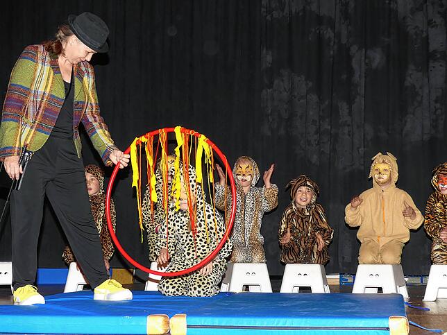 Bild 10: Zirkus in Bermatingen begeistert 600 Zuschauer – Das sind die schönsten Bilder der Show!