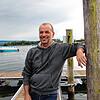 Franz Holzner, Abteilungsleiter der Fischer im Markelfinger Wassersportclub, auf dem Steg des Vereinsgeländes im Markelfinger Winkel. ...