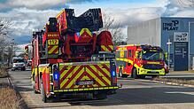 (Symbolbild) Die Feuerwehr Konstanz bei einem Einsatz in der Byk-Gulden-Straße Ende Januar 2025.