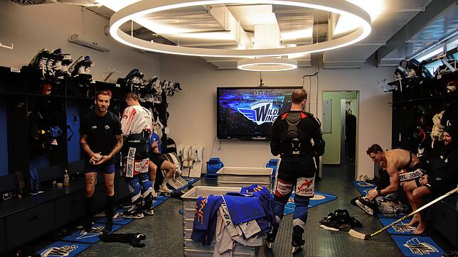 Die Spieler der Schwenninger Wild Wings nach dem Training in der Kabine.