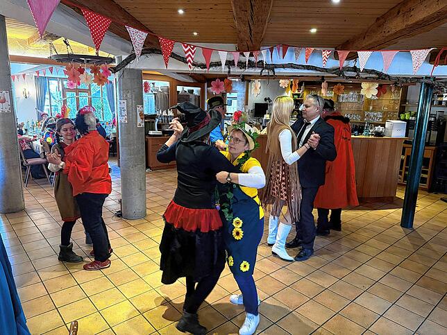 Bild 12: Die besten Bilder vom närrischen Kaffeekränzchen in Obersiggingen