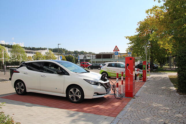 Exot im Schwarzwald: Nur 187 rein elektrische Autos sind im Schwarzwald-Baar-Kreis zugelassen. Für zwei Wochen musste sich dieser Nissan ...